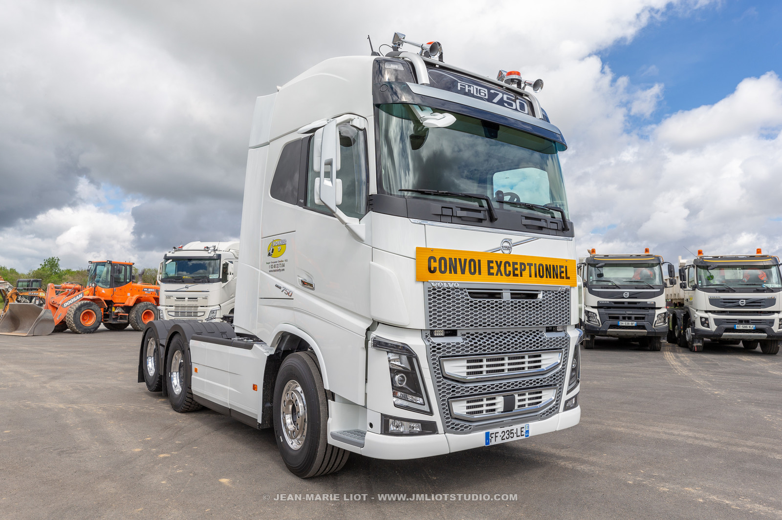 VOLVO TRUCK 2019