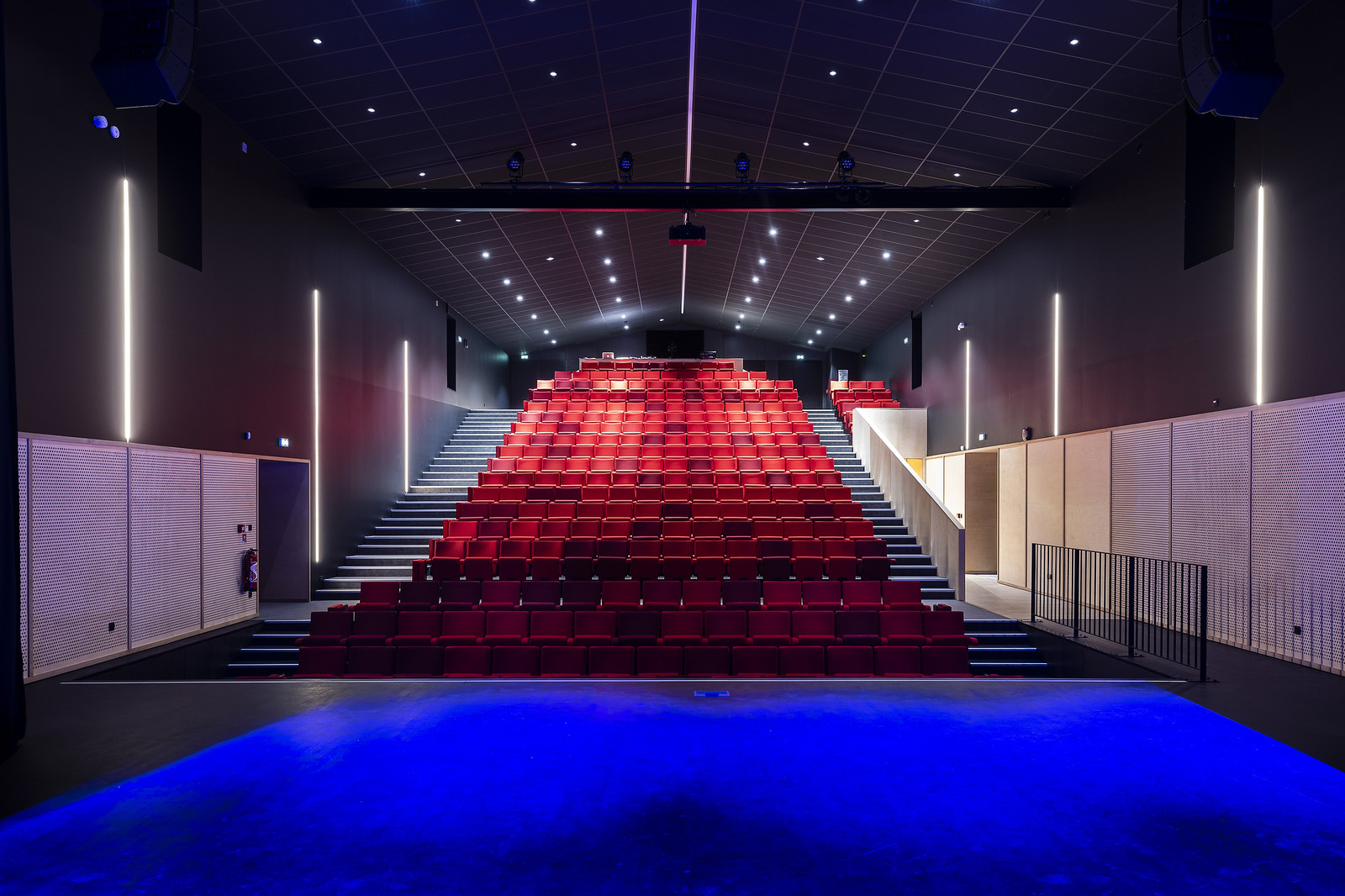 THEATRE SAINTFRANCOIS XAVIER, VANNES STUDIO PHOTO PUBLICITAIRE JEAN